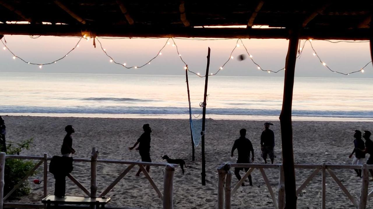 جوكارنا Surya Beach Cafe And Stay المظهر الخارجي الصورة