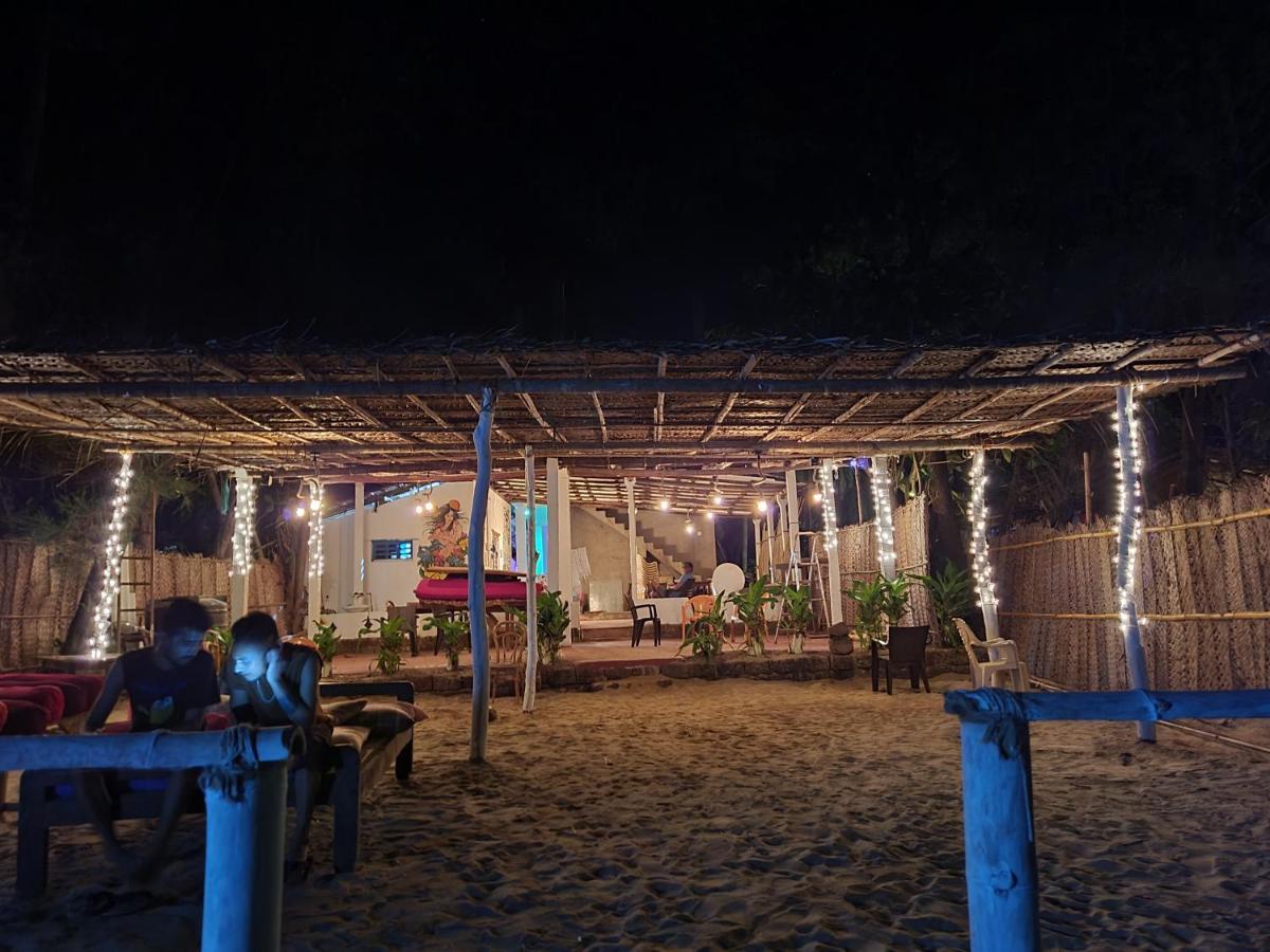 جوكارنا Surya Beach Cafe And Stay المظهر الخارجي الصورة