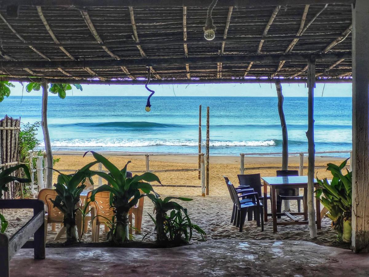 جوكارنا Surya Beach Cafe And Stay المظهر الخارجي الصورة
