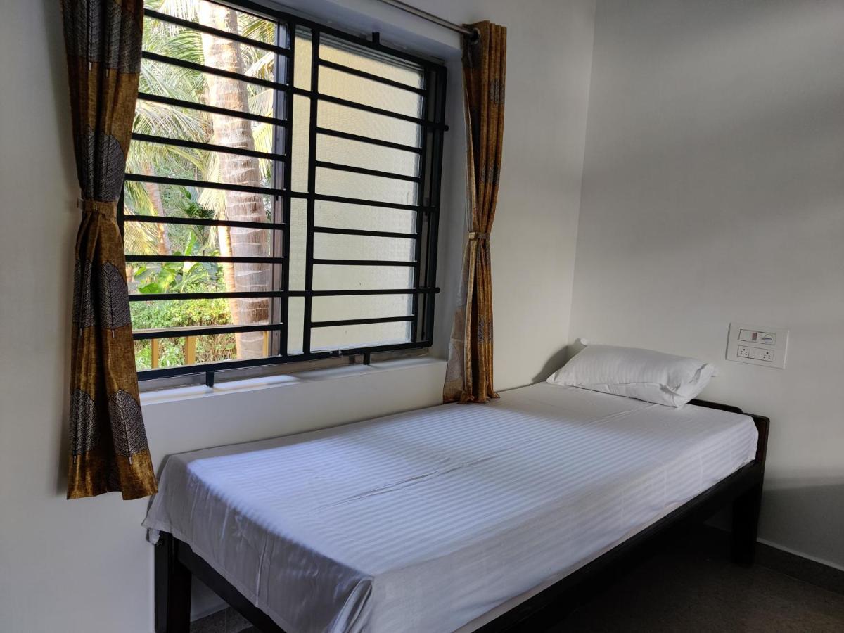 جوكارنا Surya Beach Cafe And Stay المظهر الخارجي الصورة