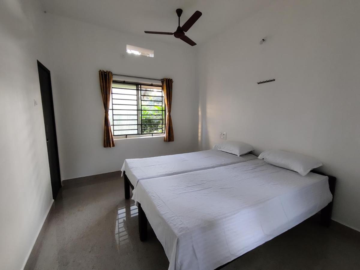 جوكارنا Surya Beach Cafe And Stay المظهر الخارجي الصورة