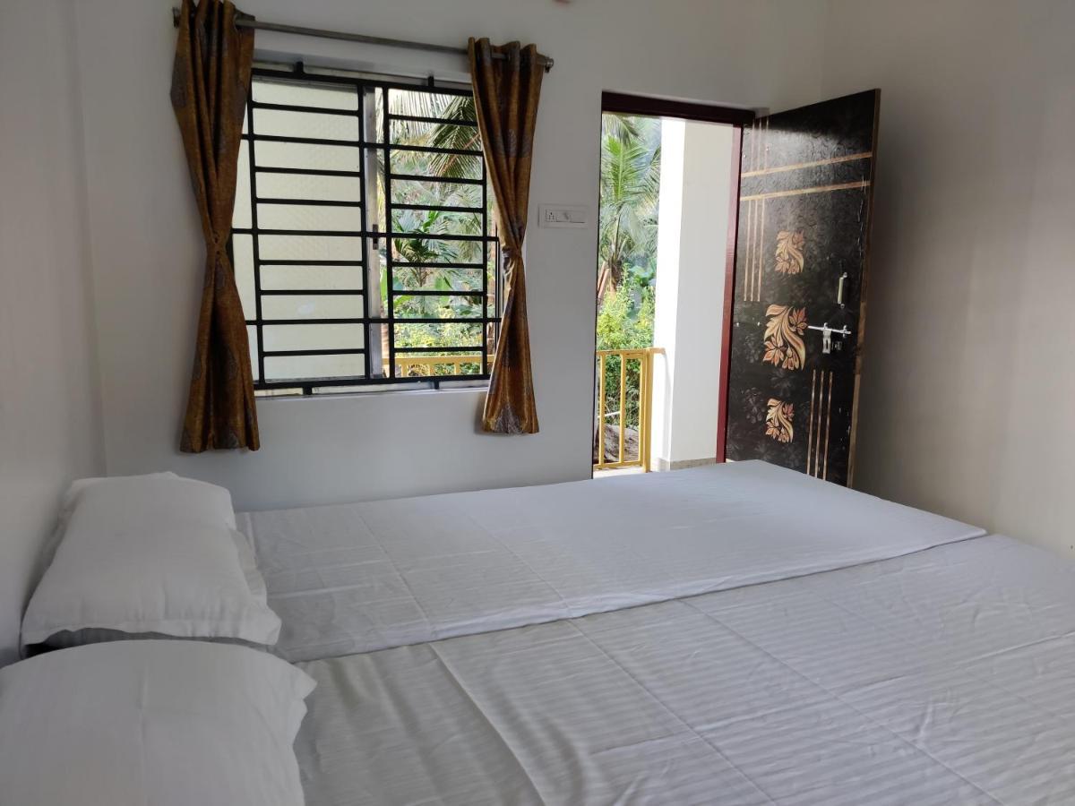جوكارنا Surya Beach Cafe And Stay المظهر الخارجي الصورة