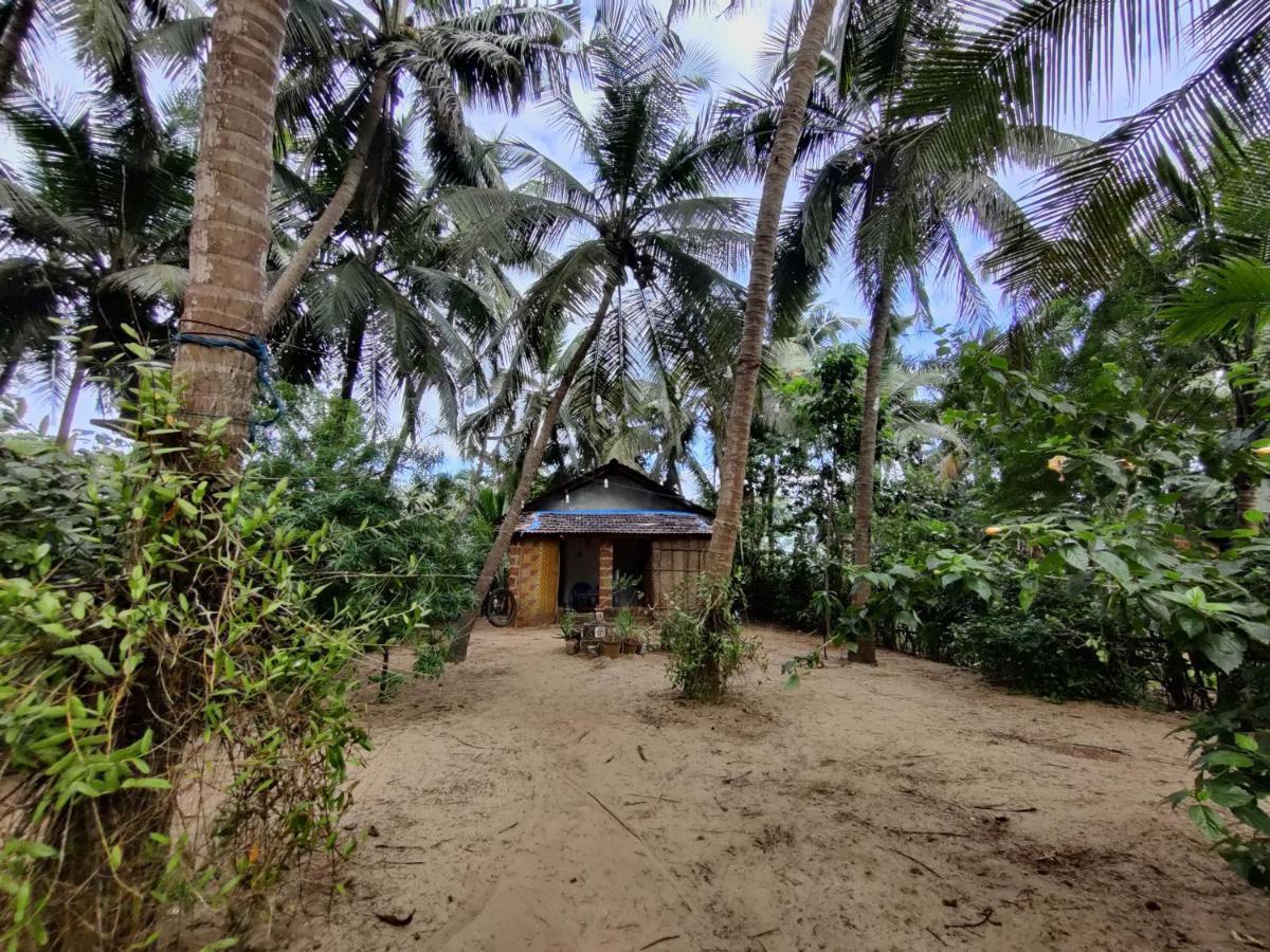 جوكارنا Surya Beach Cafe And Stay المظهر الخارجي الصورة
