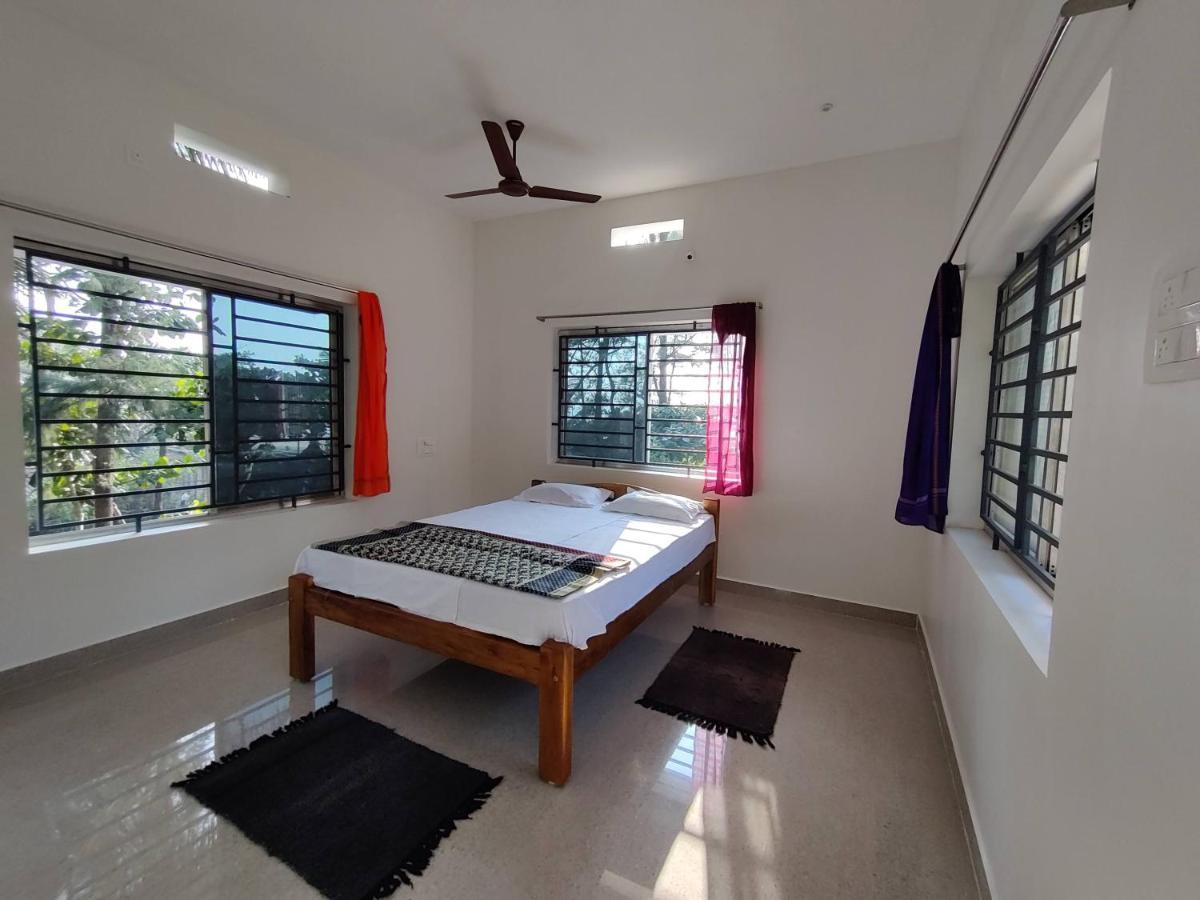 جوكارنا Surya Beach Cafe And Stay المظهر الخارجي الصورة