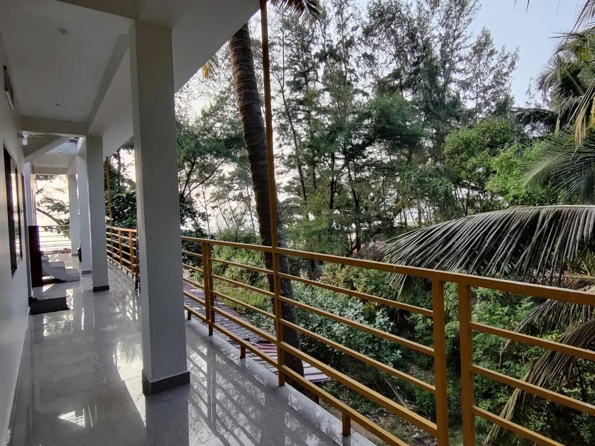 جوكارنا Surya Beach Cafe And Stay الغرفة الصورة